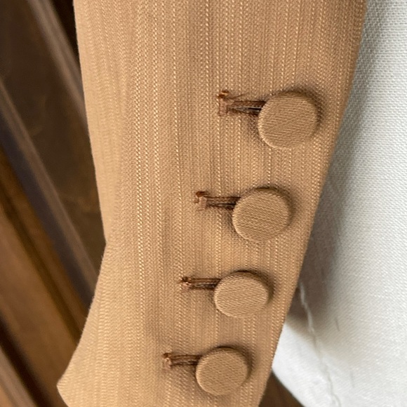 Intermix cropped blazer - Picture 6 of 13